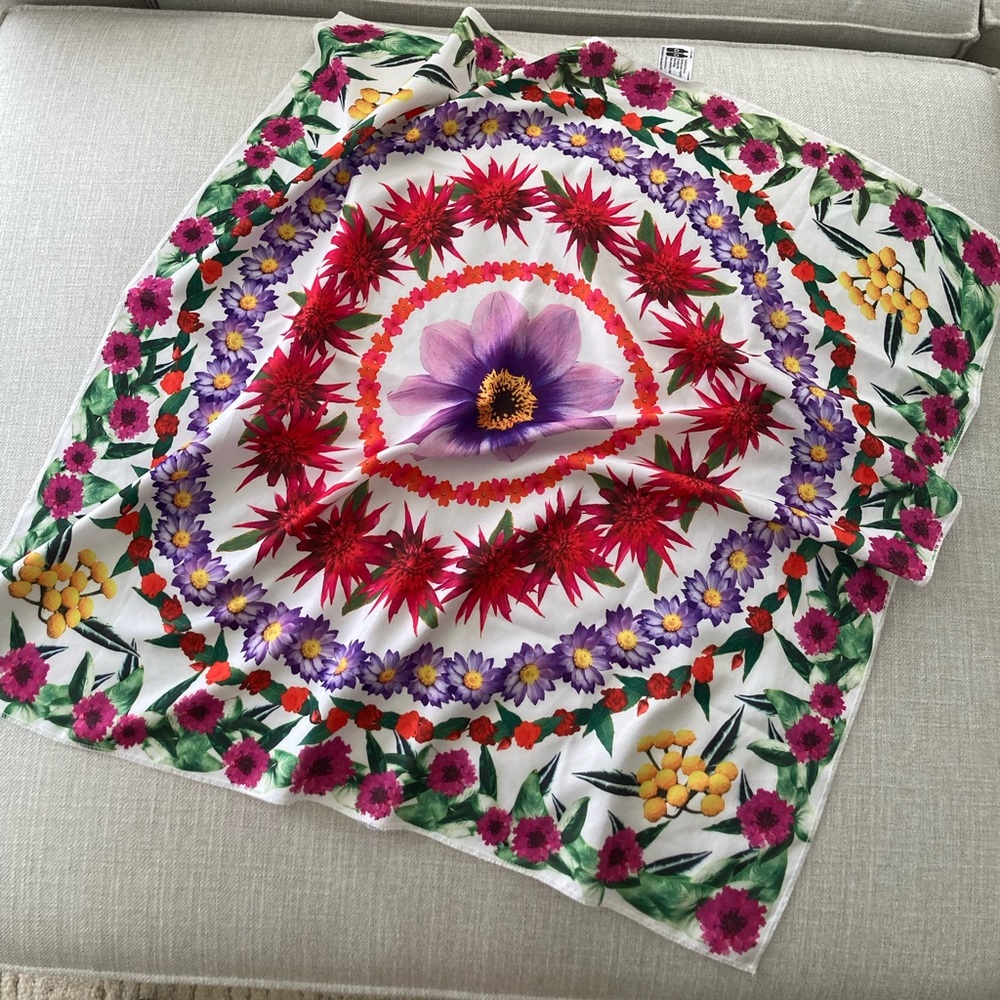 Flower Lush knot wrap